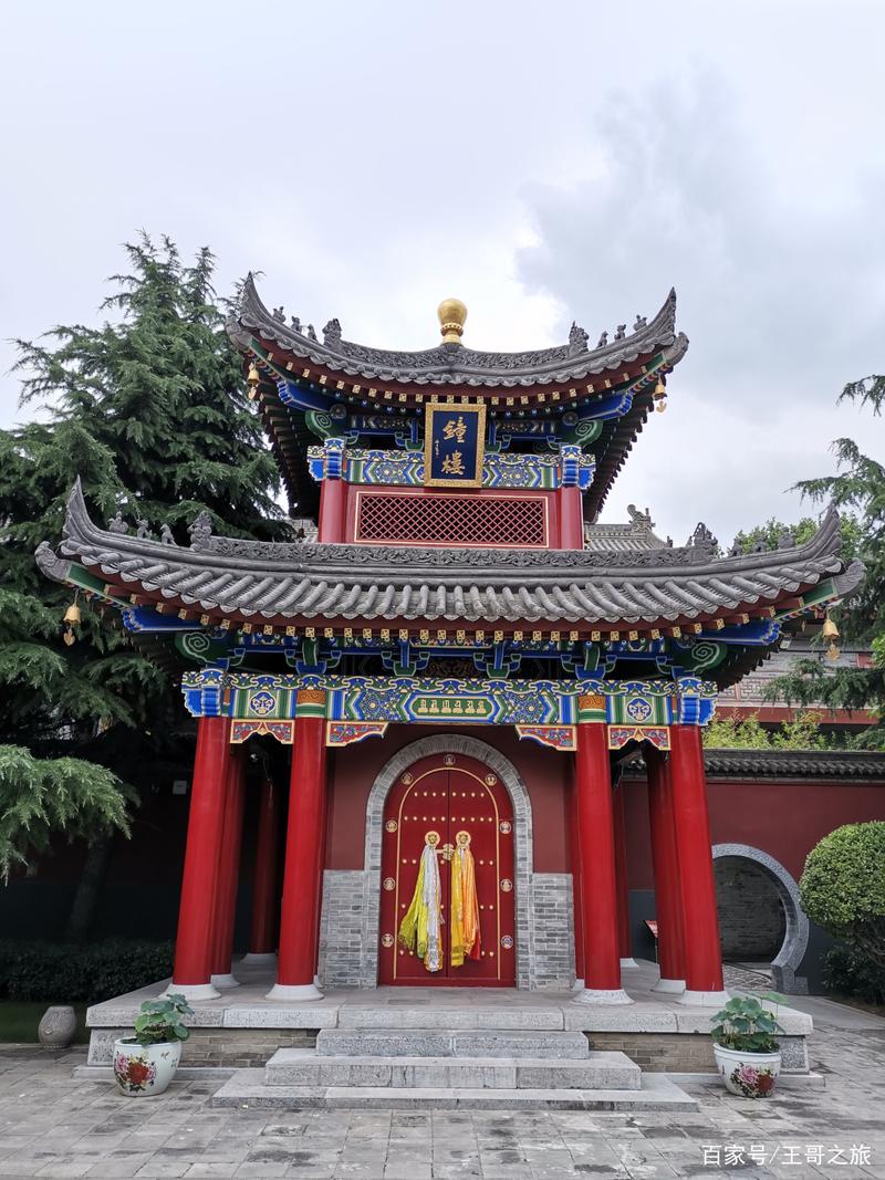 属蛇2026年农历四月订婚吉日 属蛇四月订婚黄道日子